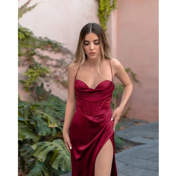 Red prom dresses: Sling sleeveless, slim fit, open back, sexy slit - Image 4