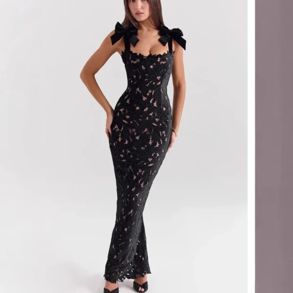 Elegant Red Spaghetti Strap Bodycon Maxi Dress For Gala Parties - Image 3
