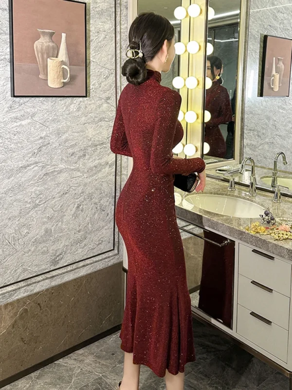 Elegant red prom dresses with sequins, long sleeves, and folds - Image 2